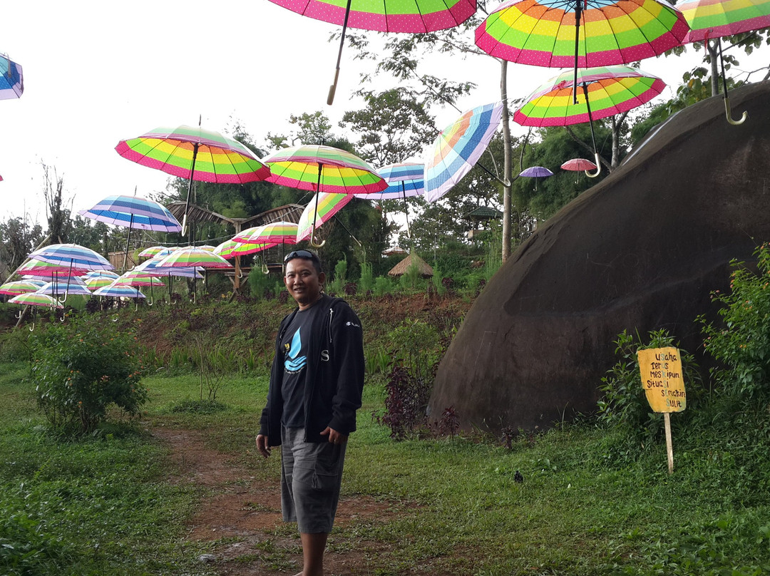 Bukit Batu Kemun-Babakan Madang必去景点