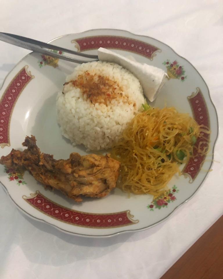 OYO 586 Hotel Wijaya-餐饮