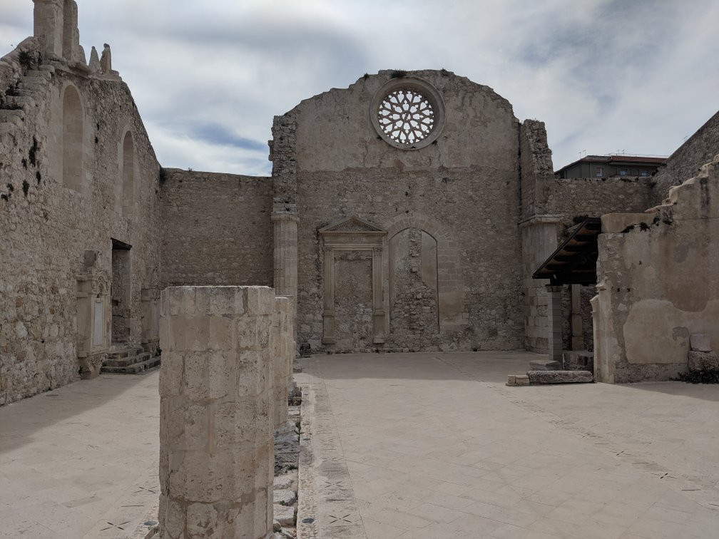 Catacombs of St. Lucia景点图片