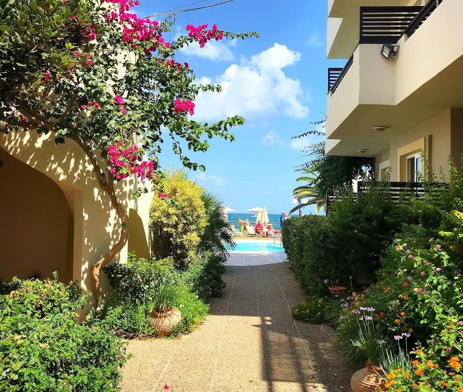 Corinna Mare Suites & Studios主图