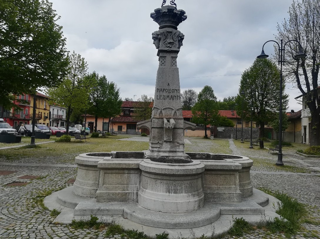 Fontana Dedicata a Napoleone Leumann - 1904景点图片