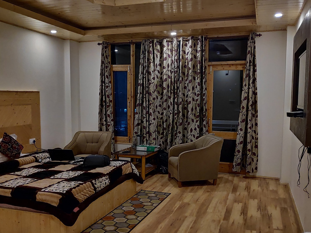 The Explorers Inn主图