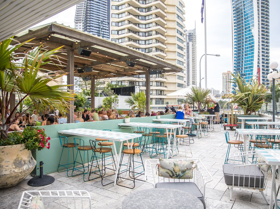 The Island Rooftop-冲浪者天堂必去景点