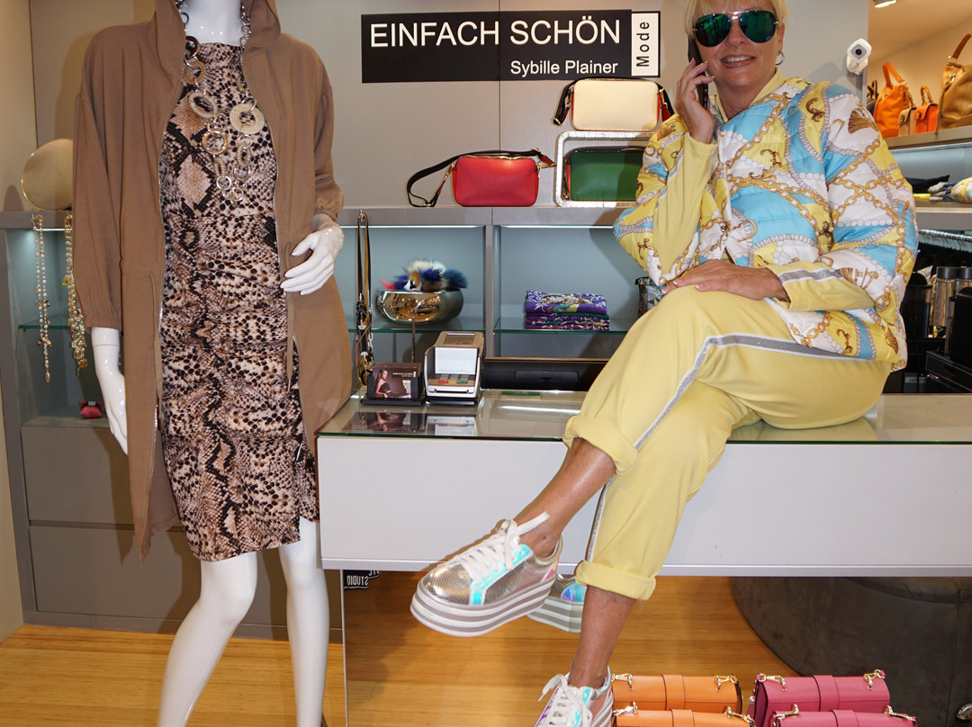 EINFACH SCHÖN Trendige Mode-萨尔茨堡必去景点