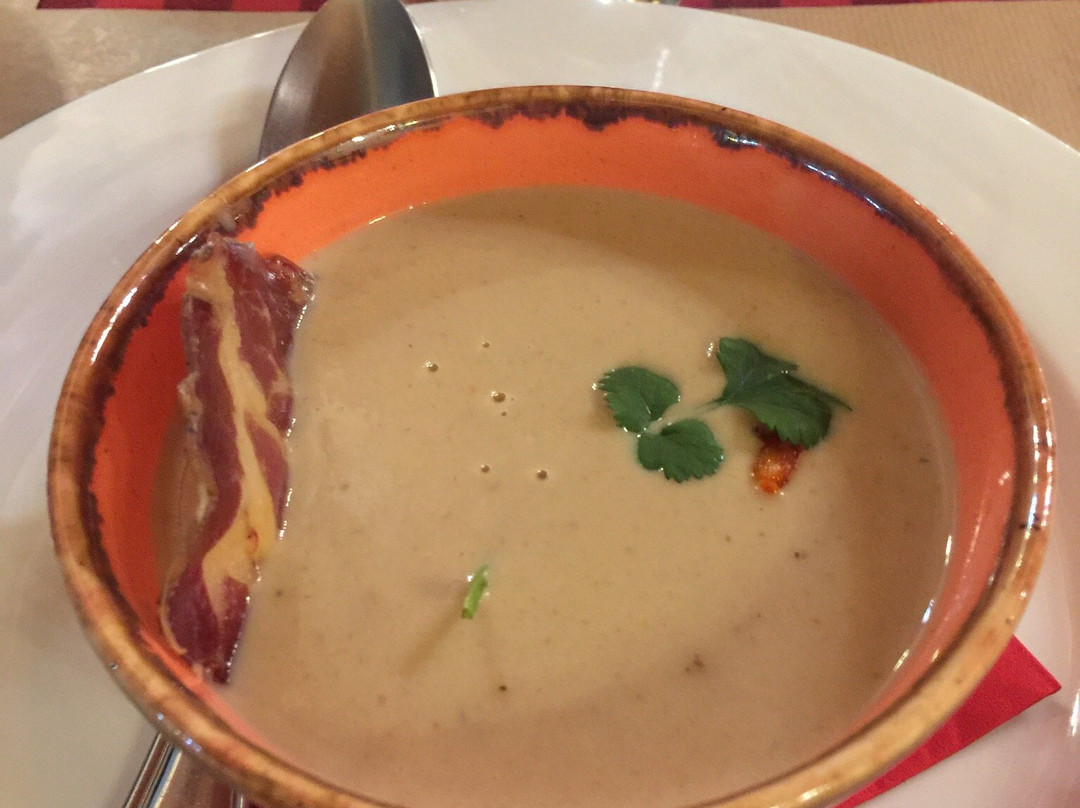 Hotel Restaurant du Plomb du Cantal主图