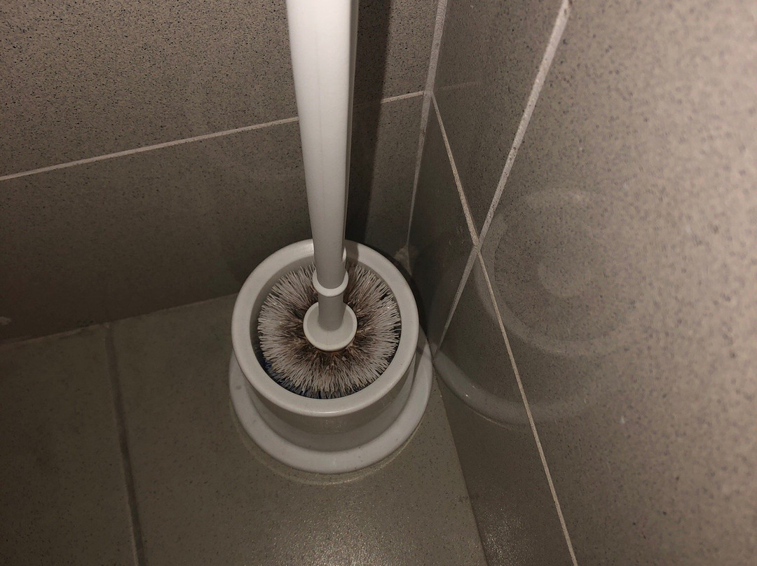 Nightcap at Skyways Hotel主图