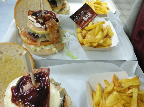 梅利亚纳餐馆和美食-Will Bar