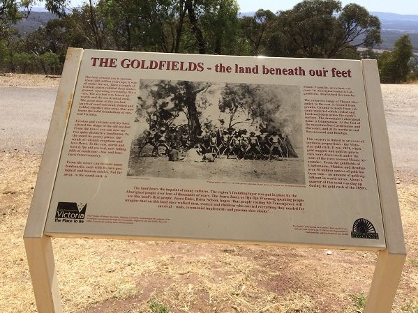 Mount Tarrengower Lookout景点图片