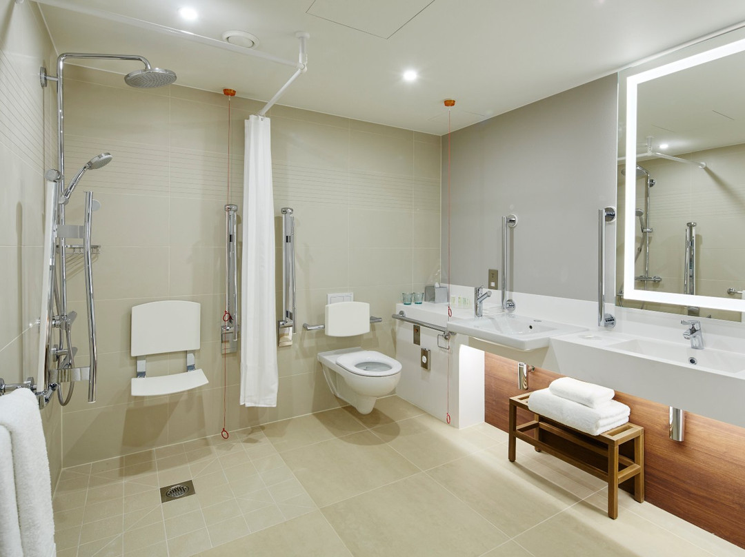Courtyard by Marriott Luton Airport主图