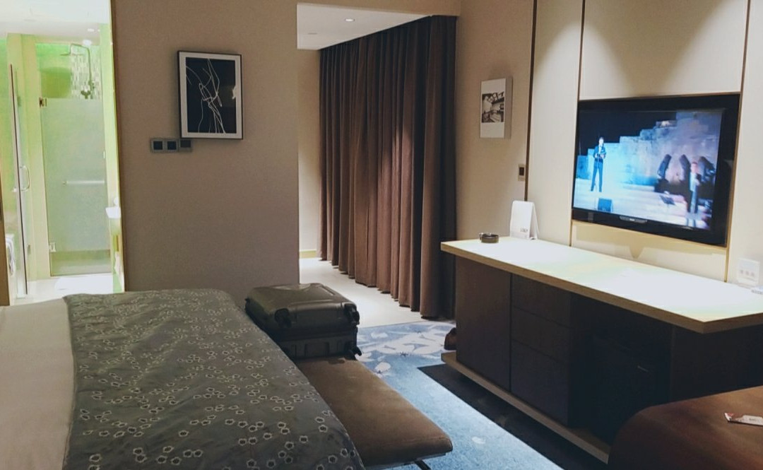 沃洲逸郡酒店主图