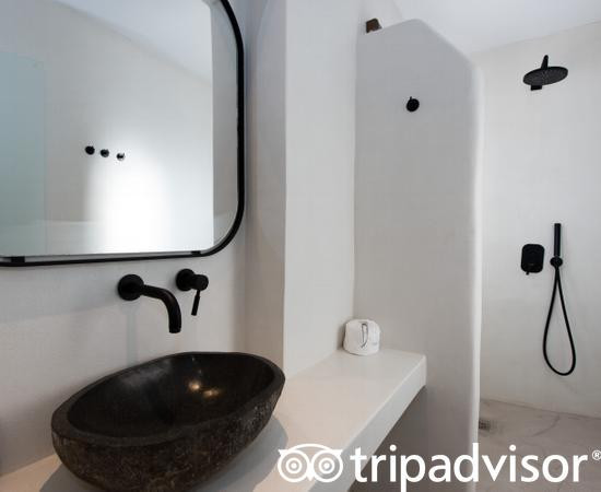 罗卡贝拉圣托里尼水疗酒店主图