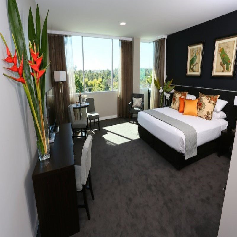 Springfield Lakes Hotel主图