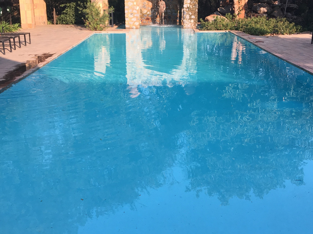 米斯泰山乡村酒店主图