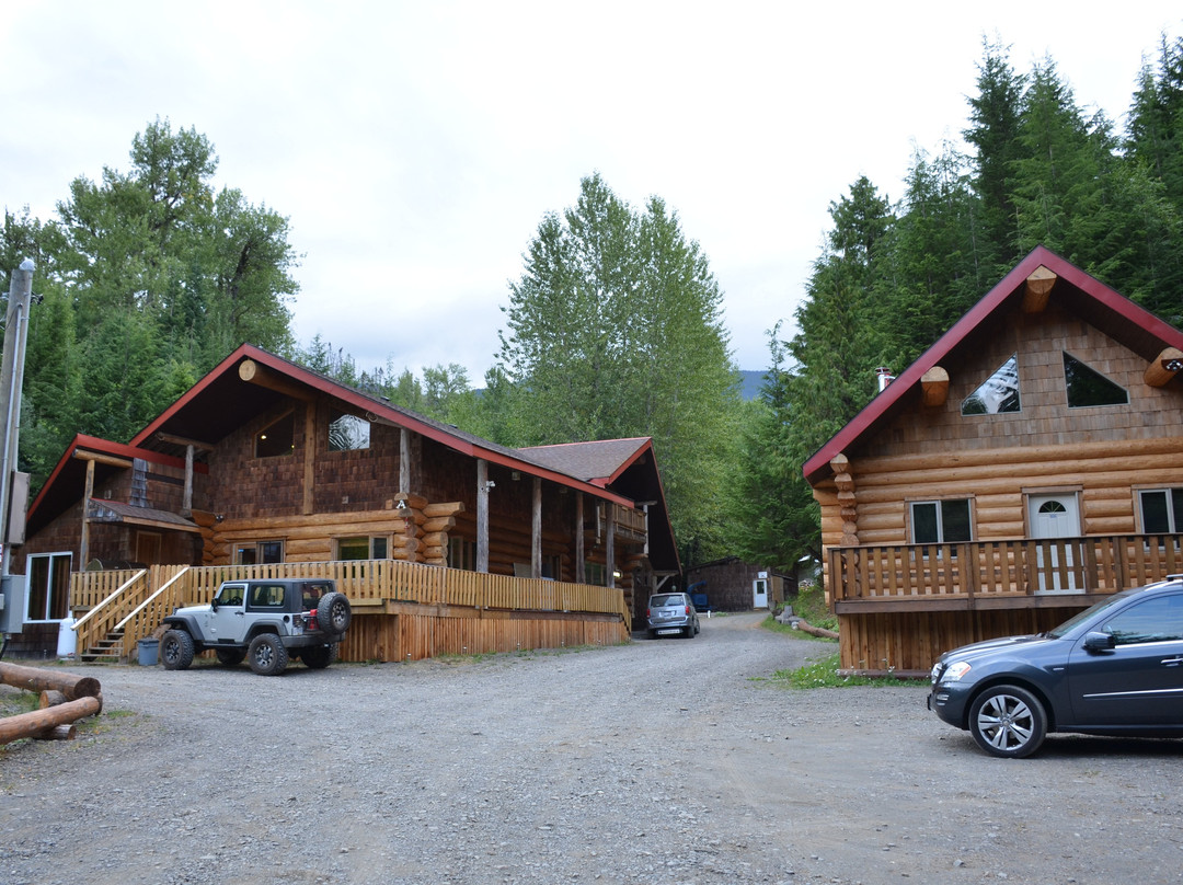 Vetter Falls Lodge