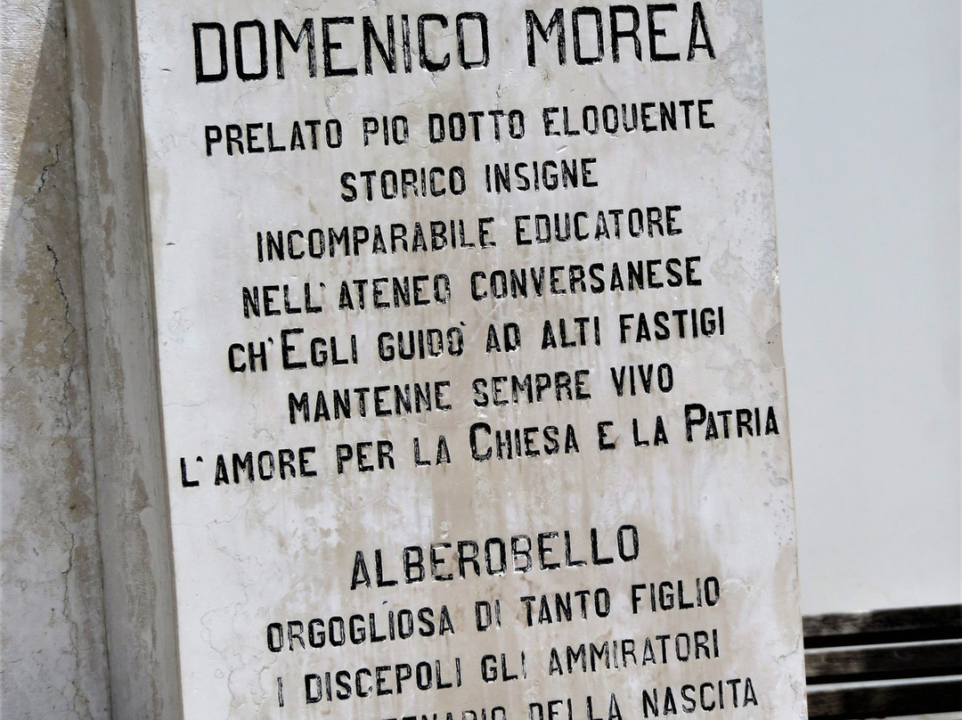 Monumento a Monsignor Domenico Morea景点图片
