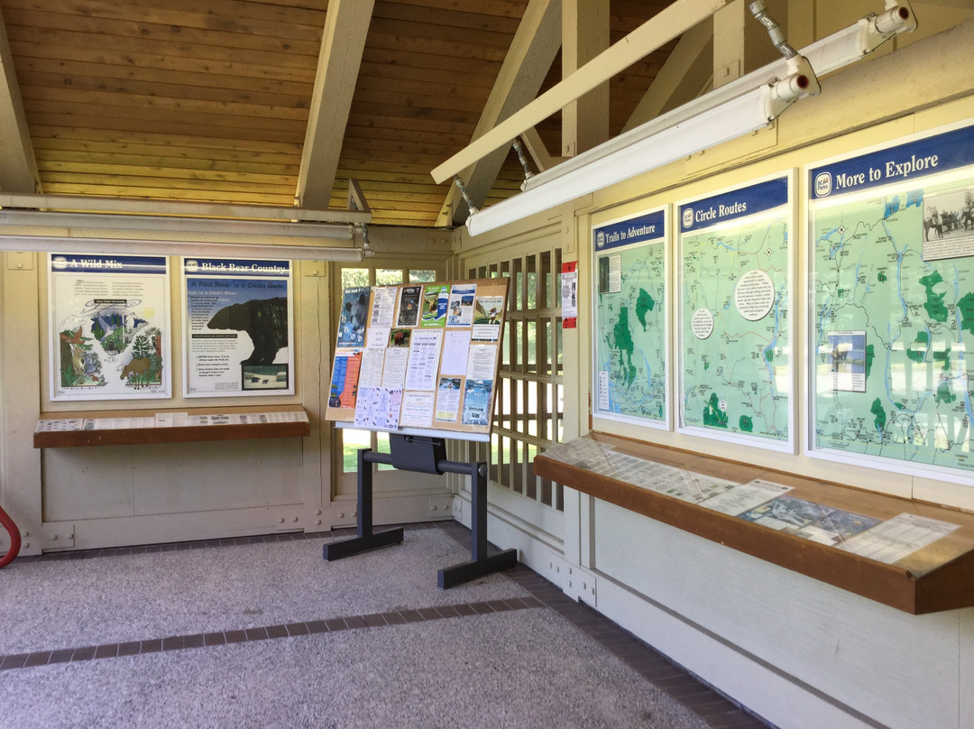 Manning Park Visitor Centre景点图片