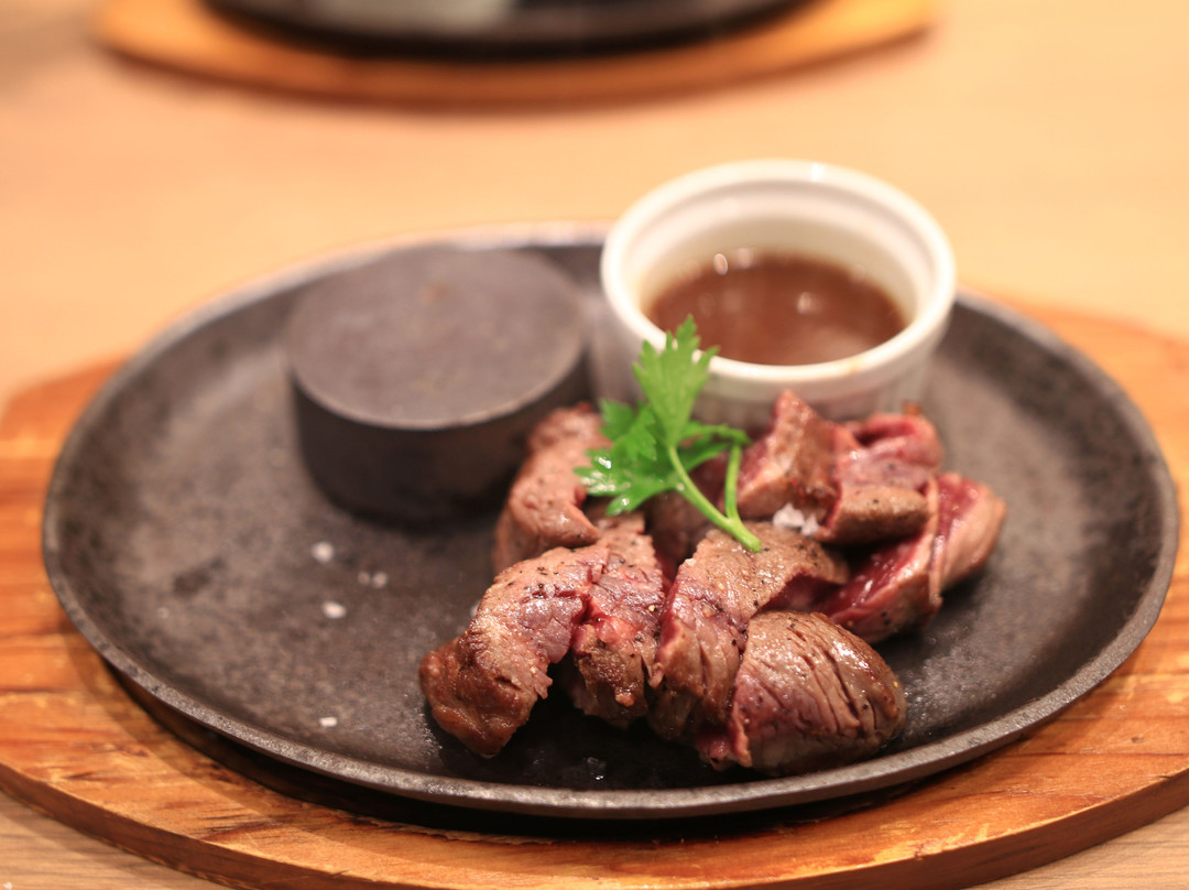 占冠村餐馆和美食-Camaro Steak Diner