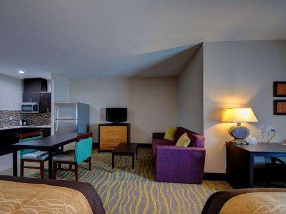 Comfort Inn & Suites Tulsa I-44 West - Rt 66主图