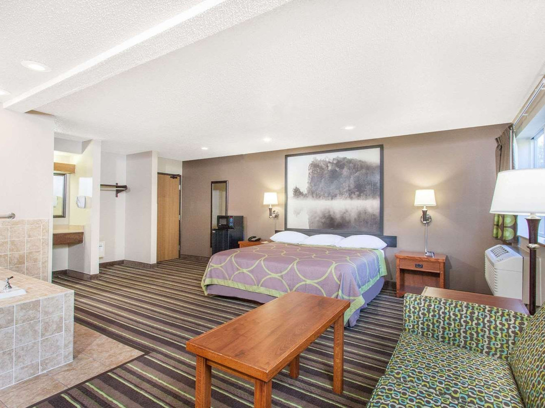 Super 8 by Wyndham Richlands / Claypool Hill Area主图