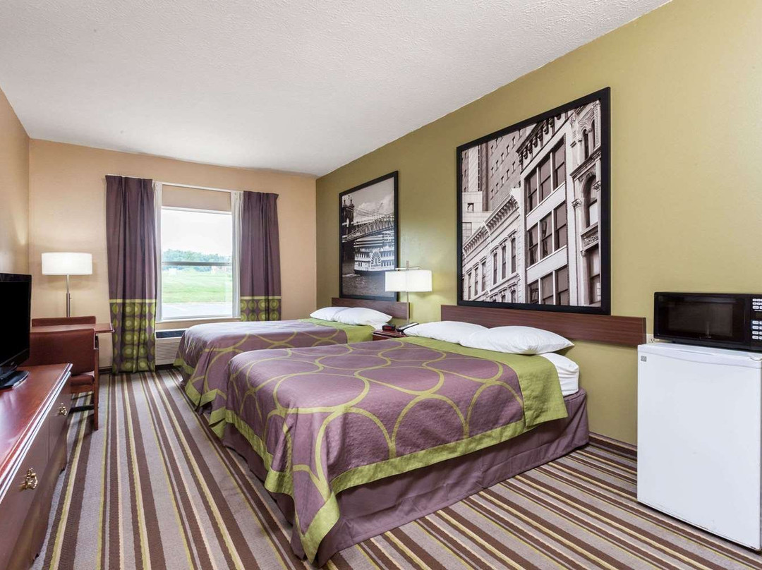 Super 8 by Wyndham la Grange KY主图