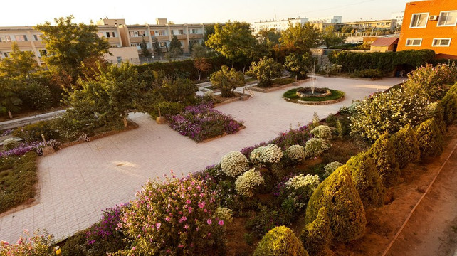 拉哈特酒店主图