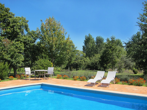 阿巴德斯之家主图