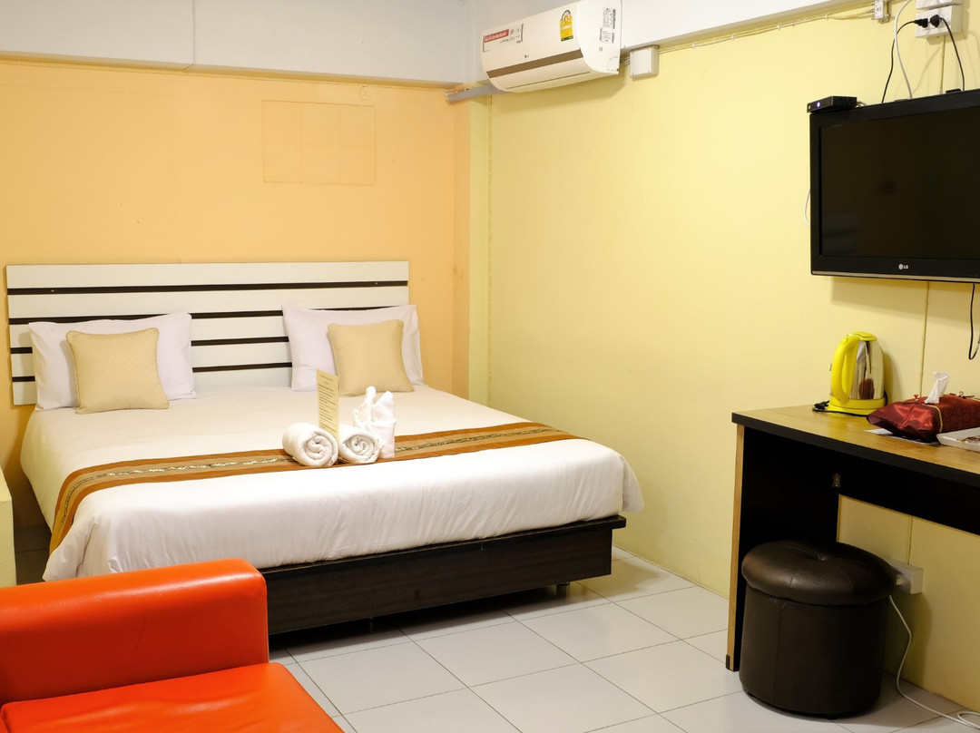 Rapeepong Hotel主图