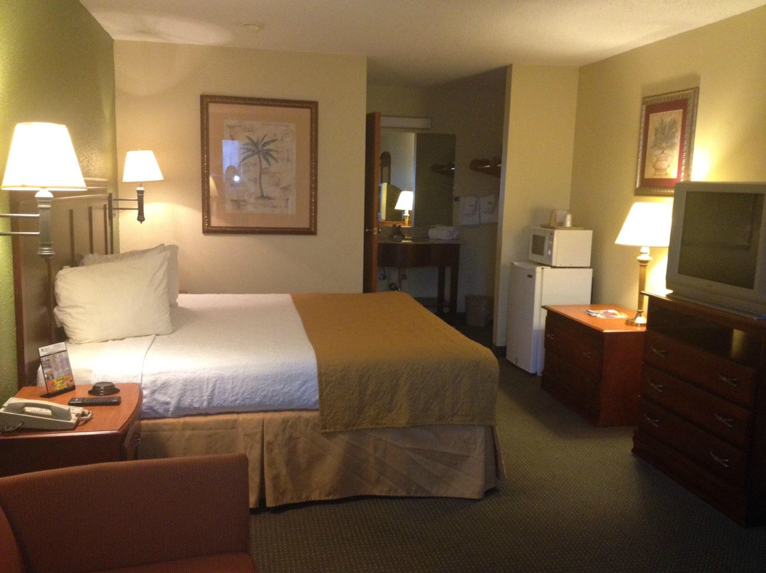 Ada酒店住宿-Village Inn