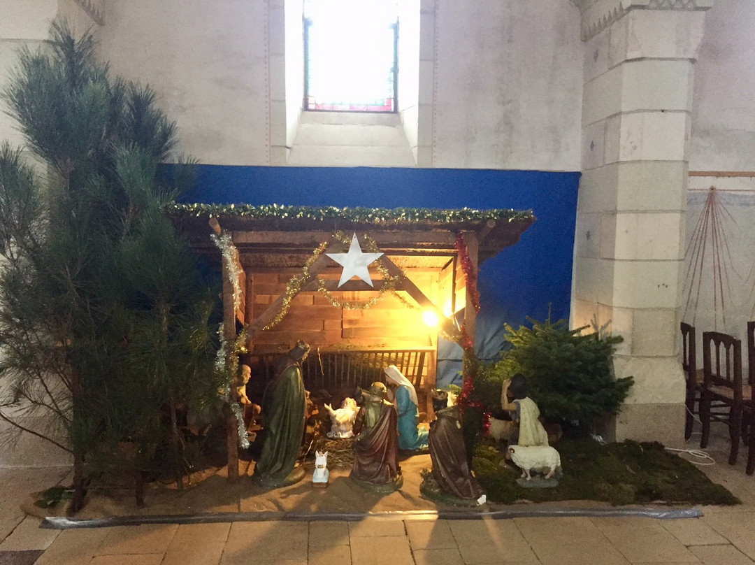 Eglise Notre-Dame-Neuville de Poitou必去景点