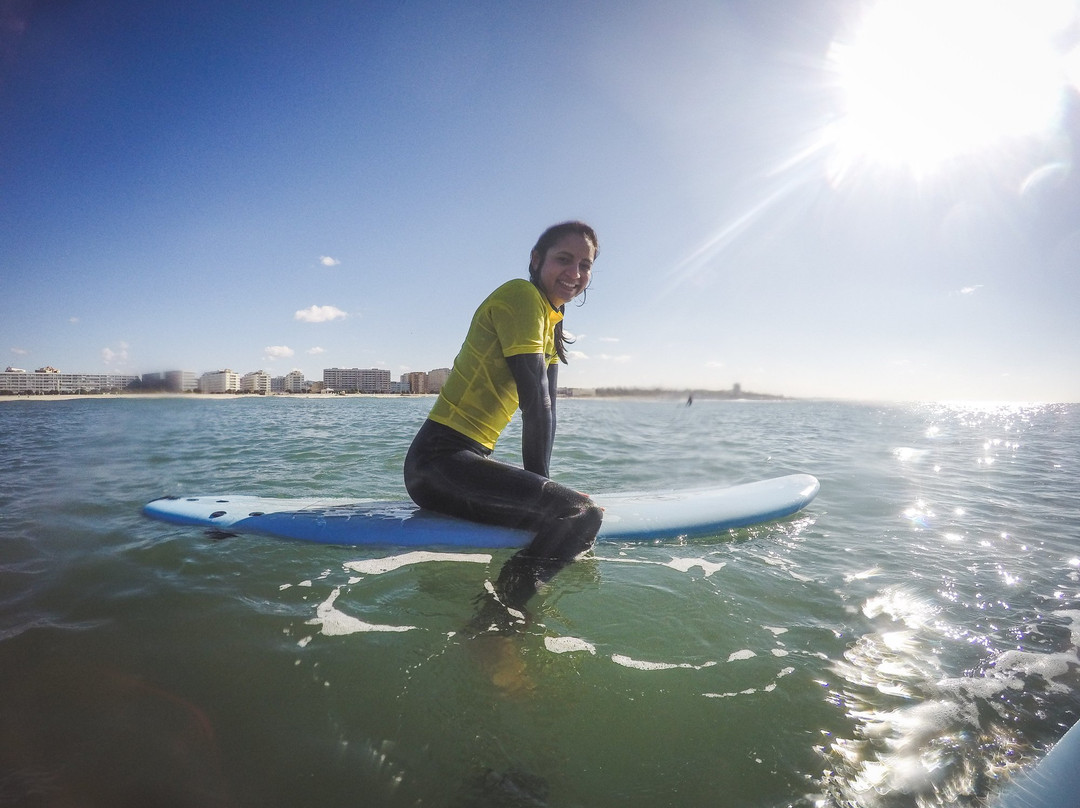 Linha de Onda - Surfing School-马托西纽什必去景点