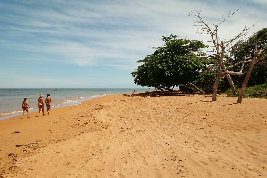 Praia de Putiri景点图片