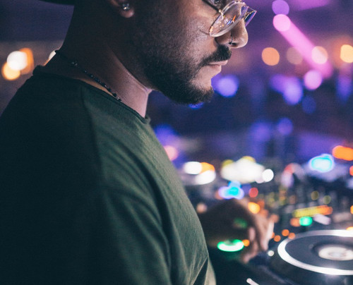 Achaman Discopub-奥德杰海岸必去景点