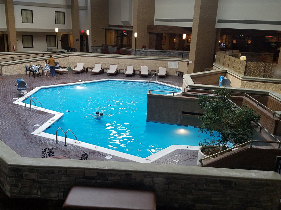 劳伦斯假日酒店主图