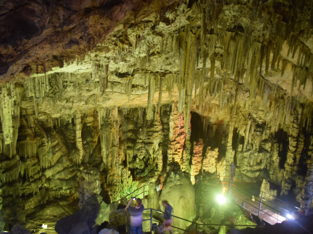 Cave Of Zeus景点图片