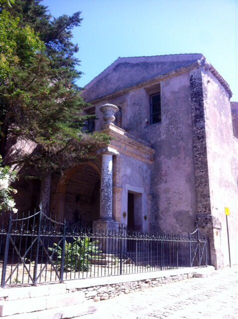Chiesa di San Francesco-埃里切必去景点