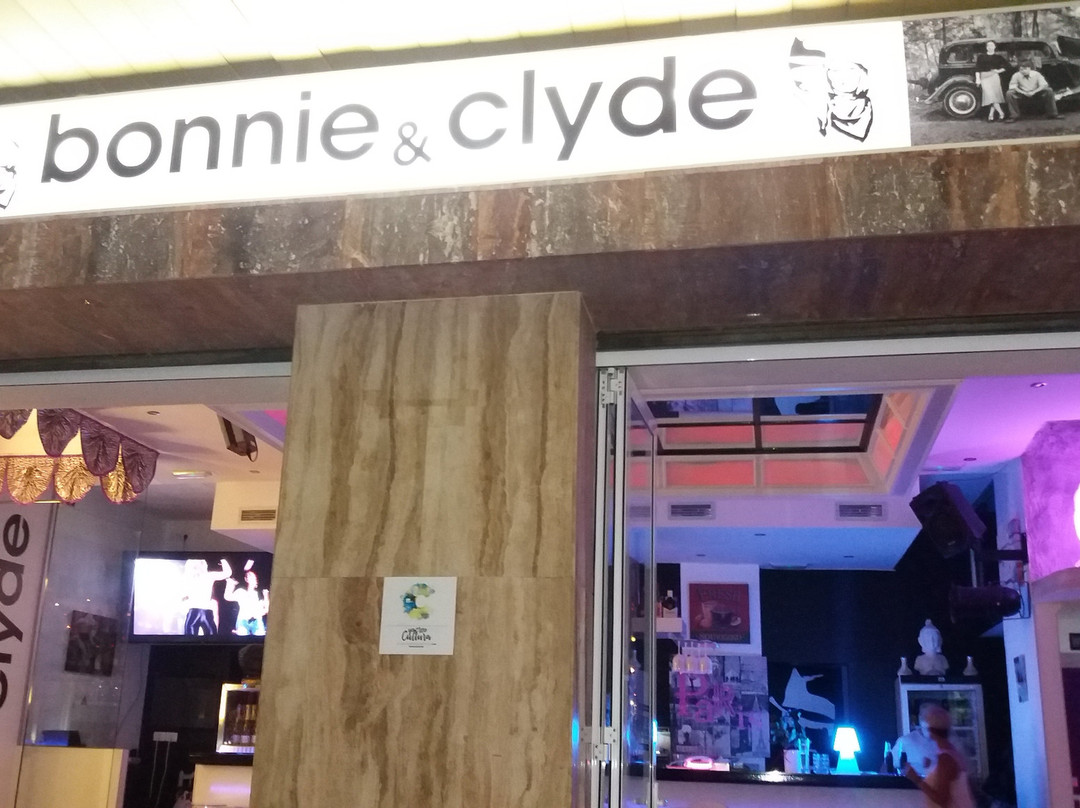 Bonnie&Clyde Show Bar-阿尔吉内金必去景点