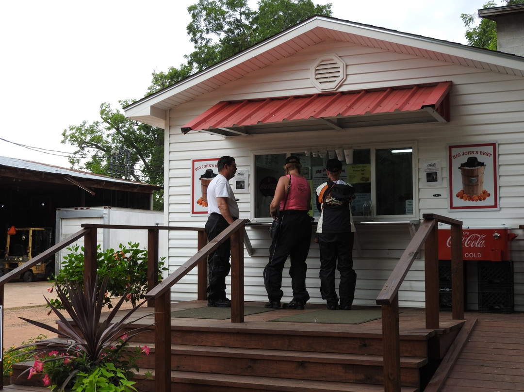 Burton Brooks Peach Orchard-Barney必去景点