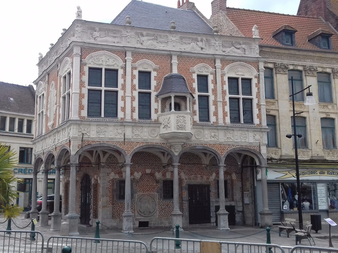 Collégiale Saint-Pierre-Aire-sur-la-Lys必去景点