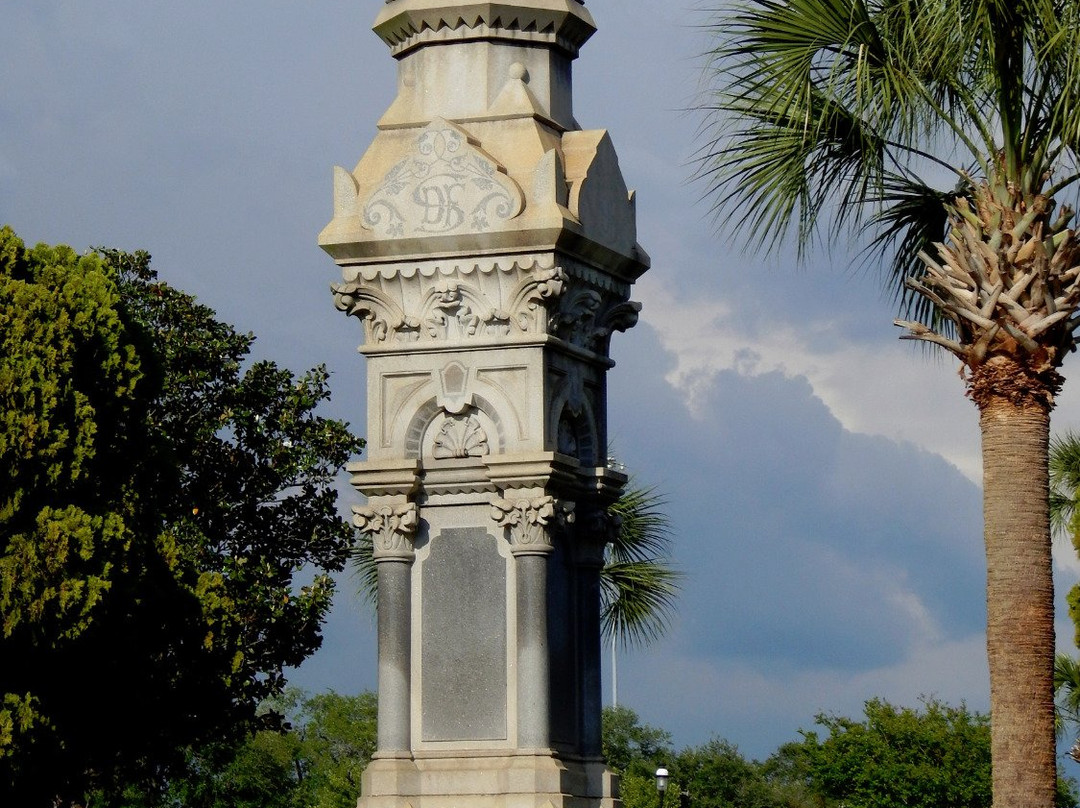 St. Michael's Cemetery景点图片