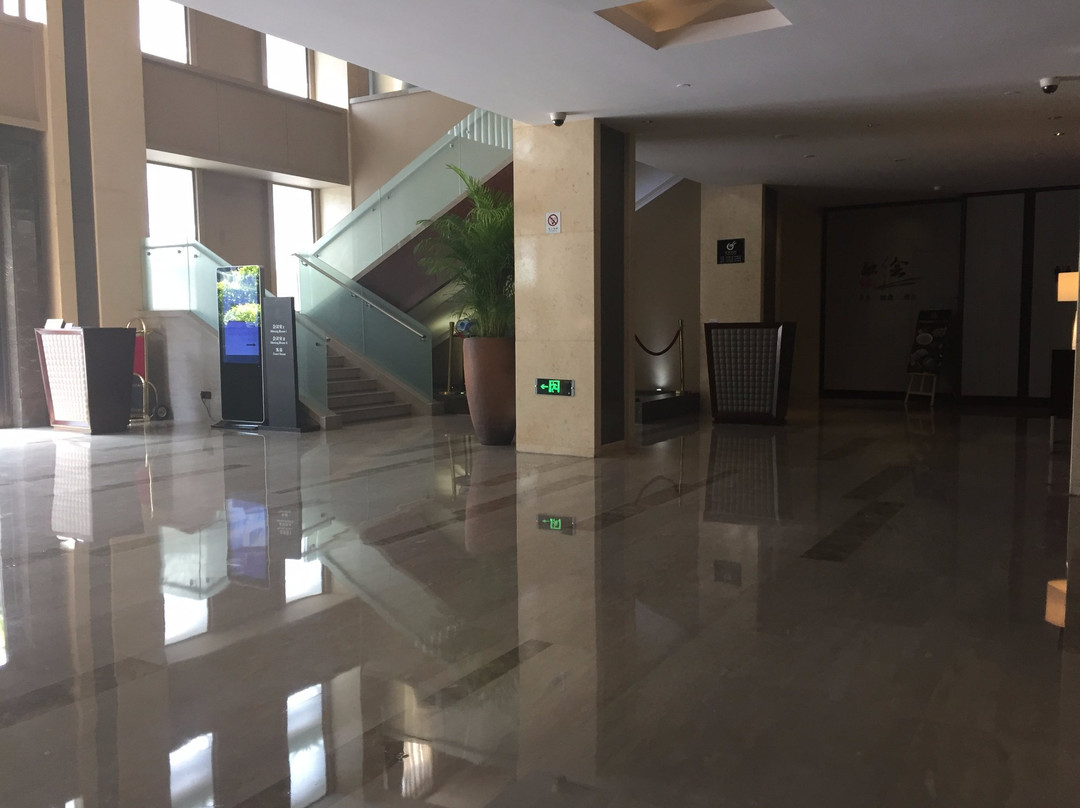 厦门湖里颐豪酒店(厦门象屿保税区东渡码头店)主图