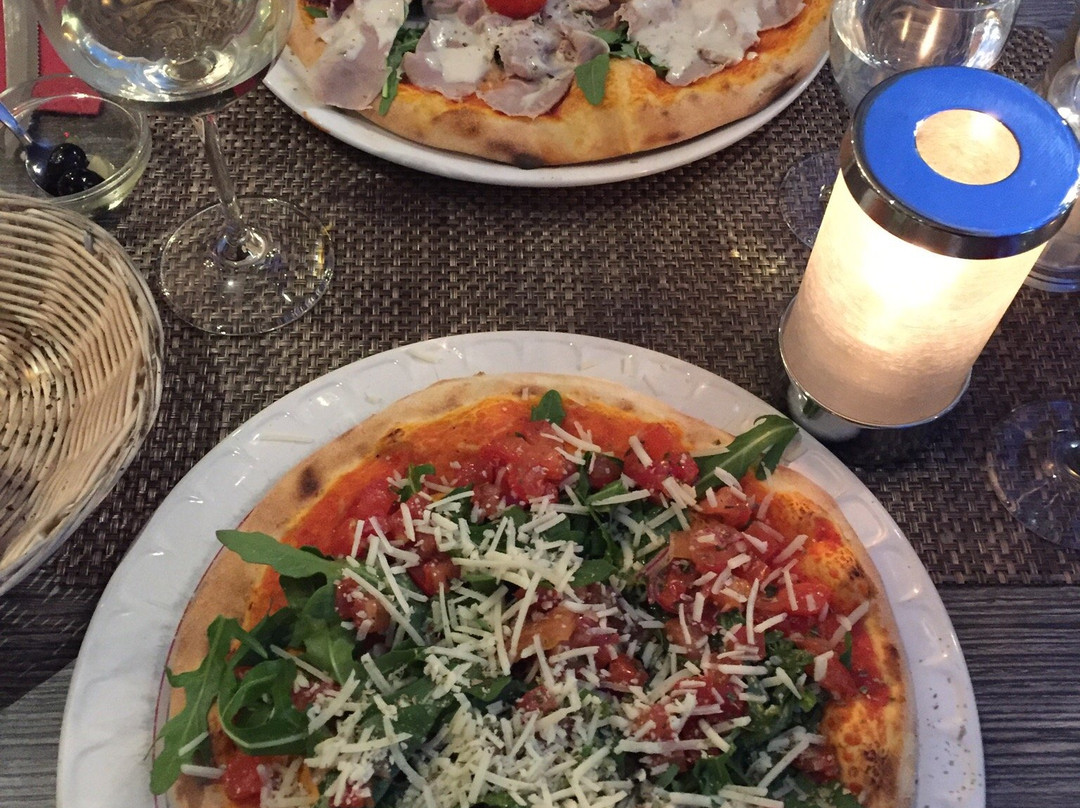 Haan餐馆和美食-Pizzeria La Piazza