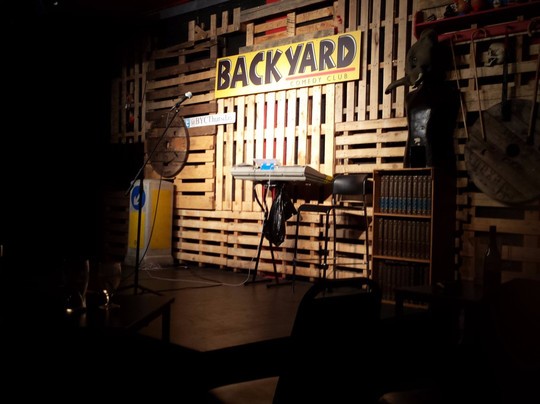 Backyard Comedy Club-伦敦必去景点