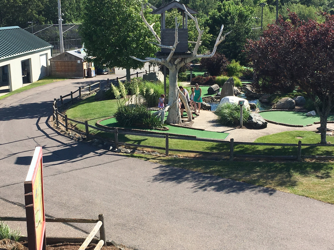 Mulligan's Island Golf & Entertainment-克兰斯顿必去景点