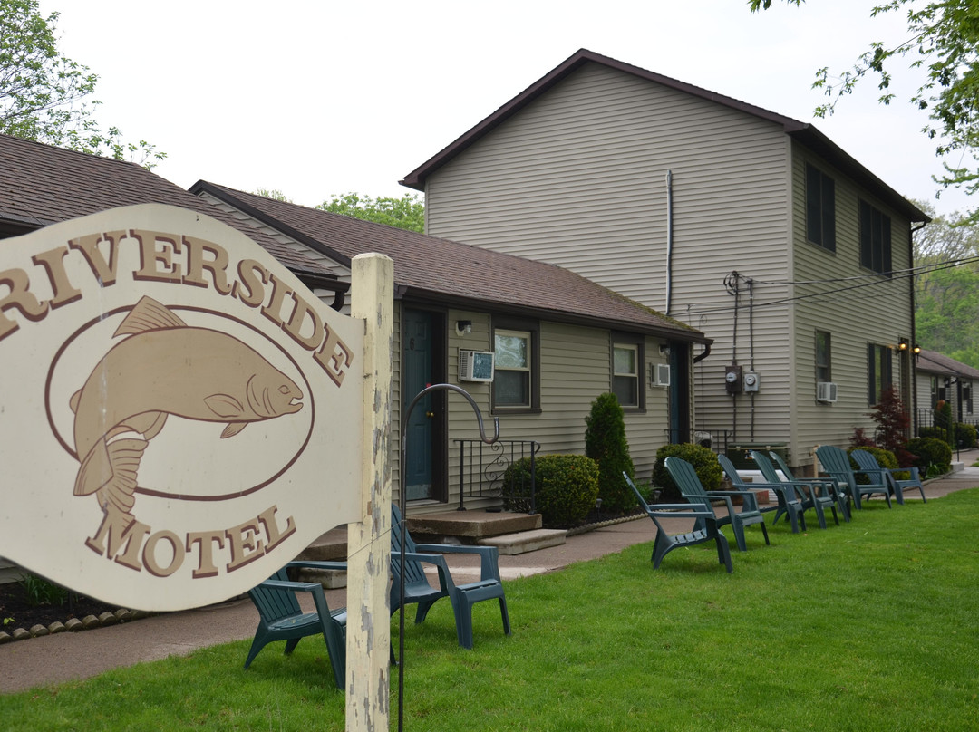 Riverside Motel主图