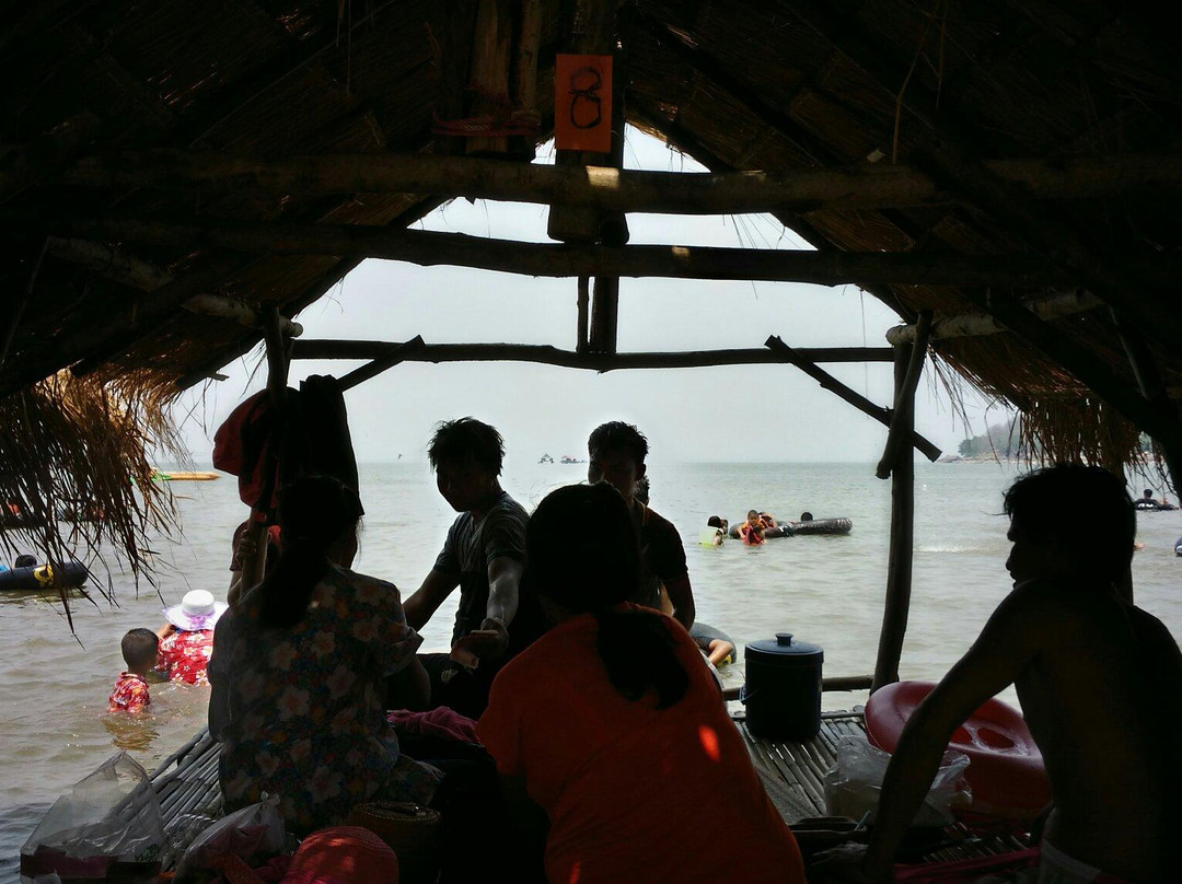 Bang Saen 2 and Hat Chom Thong景点图片
