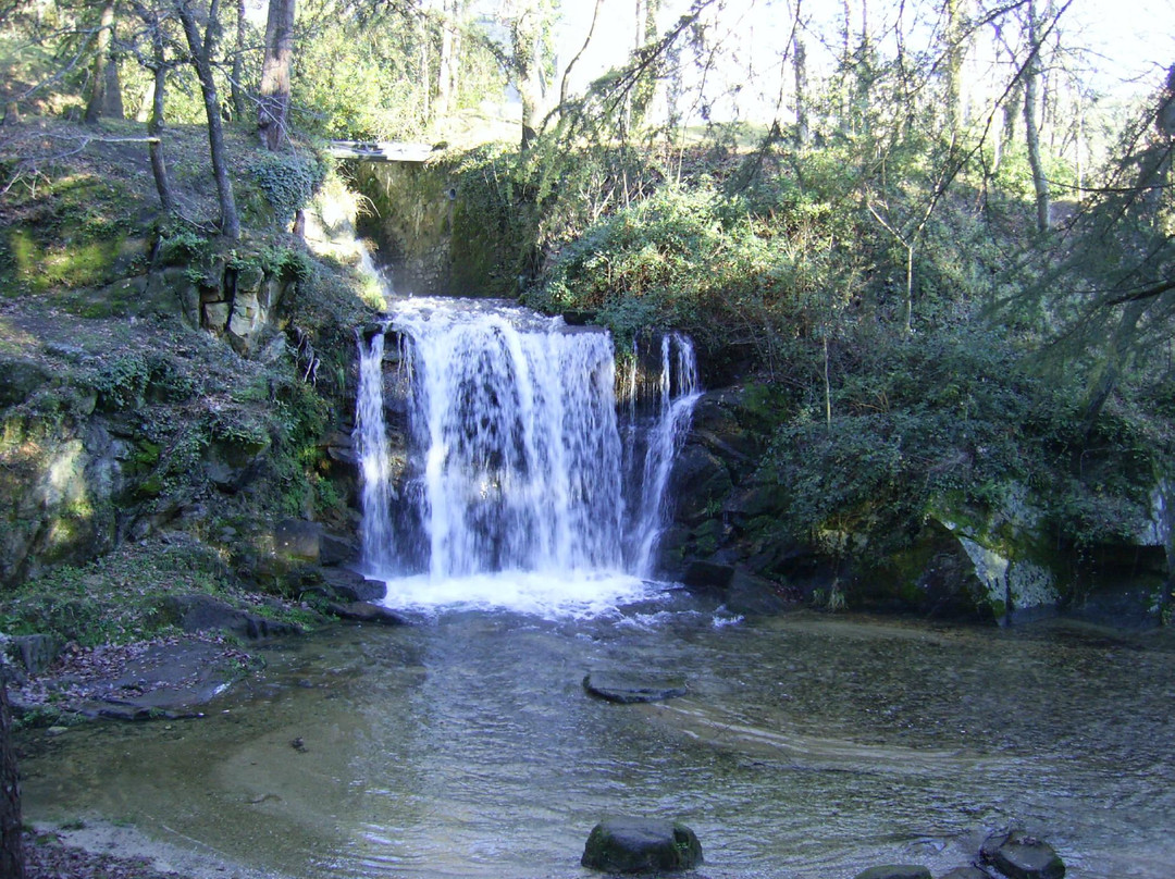 Lac de Saint-Ferréol景点图片