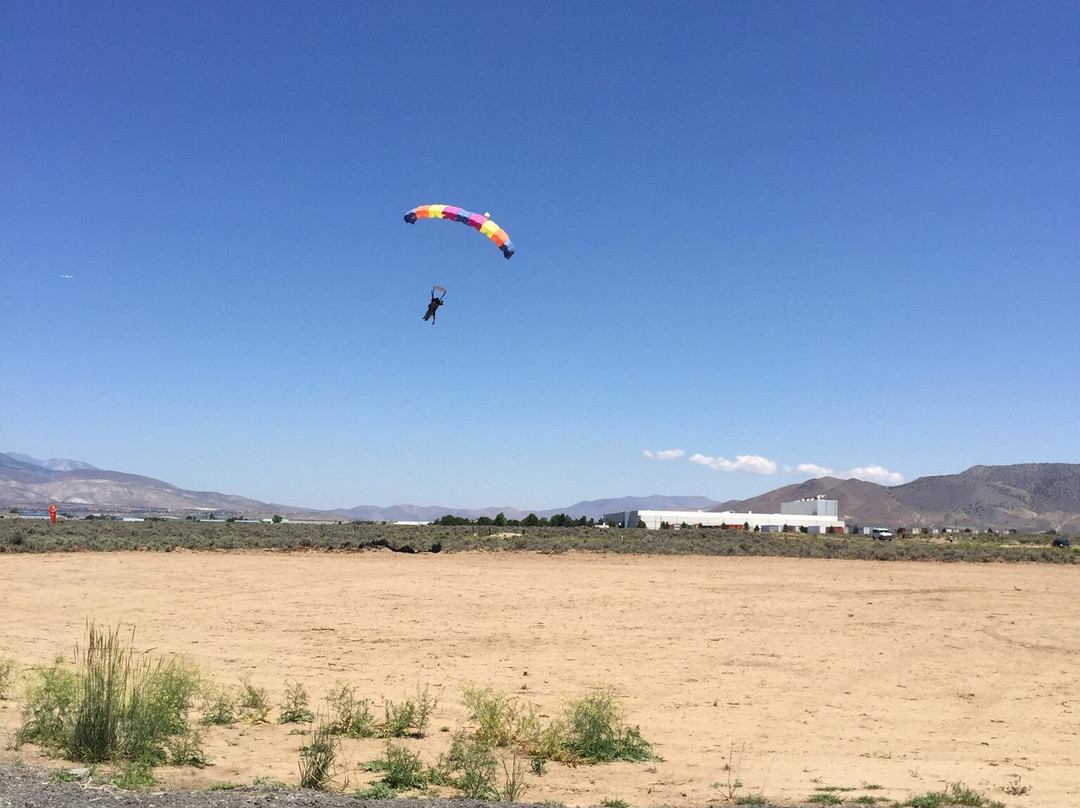 Skydive Lake Tahoe-Minden必去景点