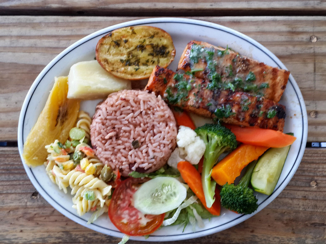 Five Islands Village餐馆和美食-The Captain's Table