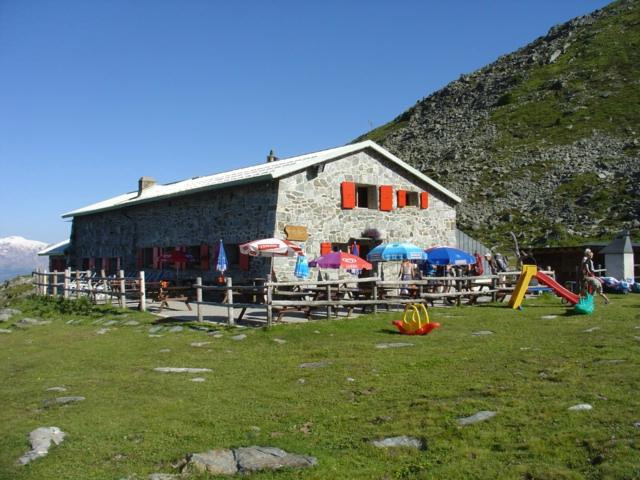 Cabane Bella-Tola