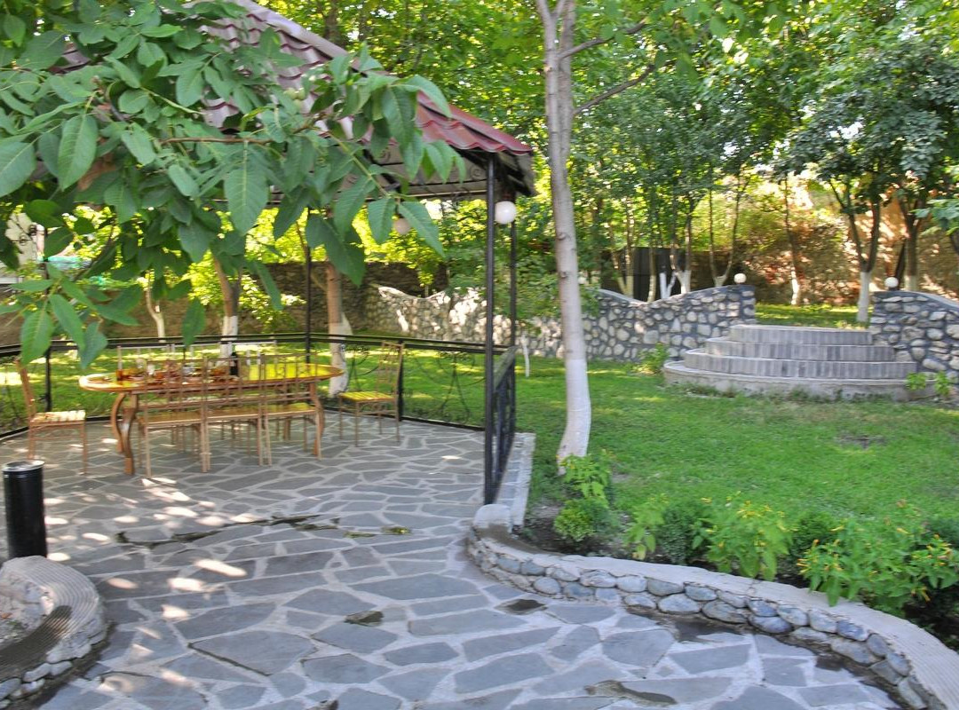 Guesthouse Lago & Wine Cellar